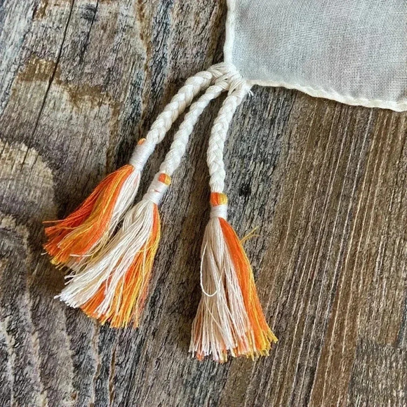 Feather  Print Scarf - Picture 3 of 7